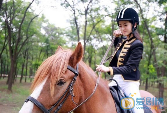 梦秦与马写真 梦秦高清写真_梦秦高清剧照