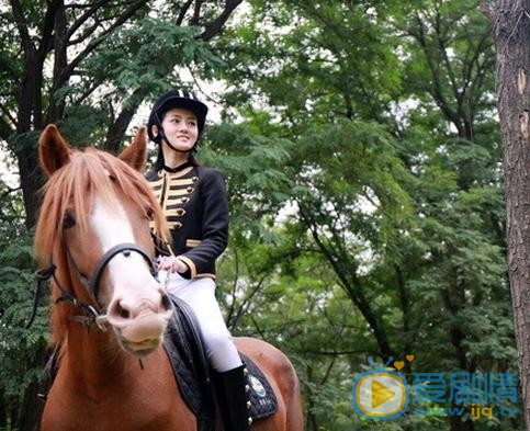 梦秦与马写真 梦秦高清写真_梦秦高清剧照