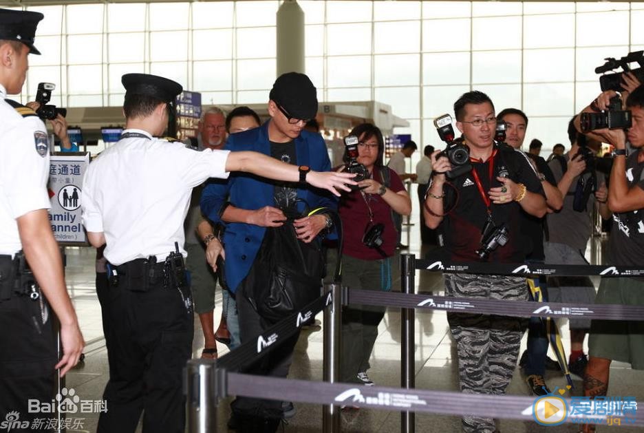 黄宗泽路透街拍 黄宗泽高清写真_黄宗泽高清剧照
