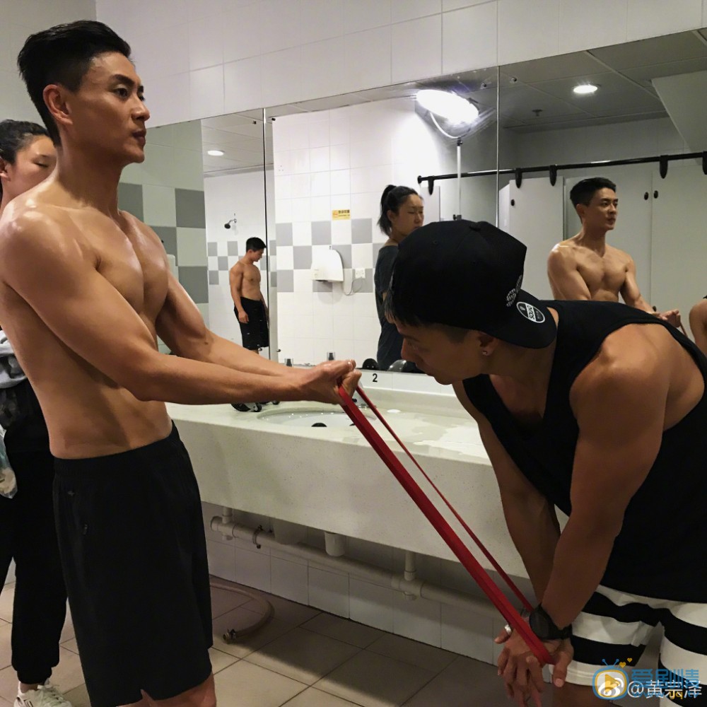 黄宗泽性感肌肉大片 黄宗泽高清写真_黄宗泽高清剧照