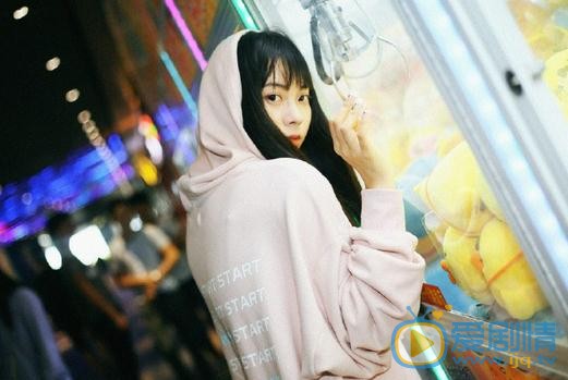 郑妙街头写真 郑妙高清写真_郑妙高清剧照