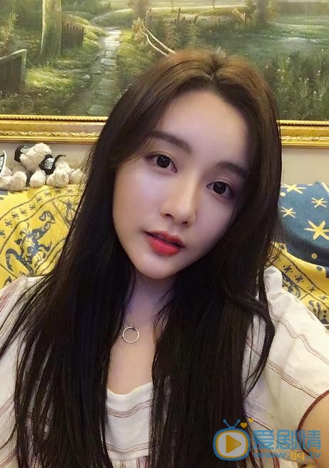 闫笑生活照 闫笑高清写真_闫笑高清剧照