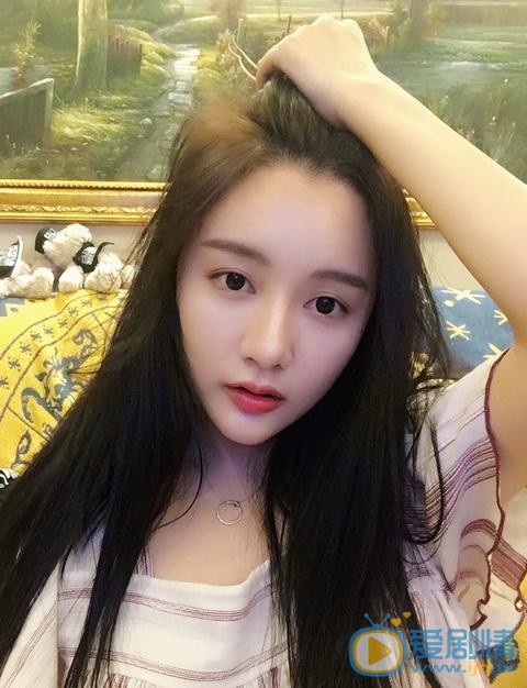 闫笑生活照 闫笑高清写真_闫笑高清剧照