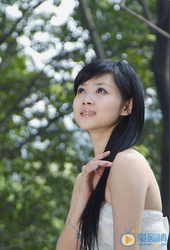 孙文婷校园写真 孙文婷高清写真_孙文婷高清剧照
