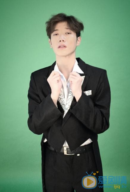 李嘉铭制服写真 李嘉铭高清写真_李嘉铭高清剧照