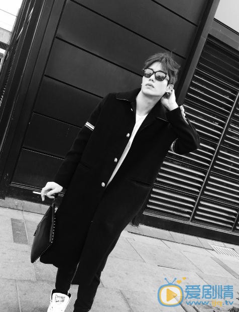 李嘉铭随性街拍 李嘉铭高清写真_李嘉铭高清剧照