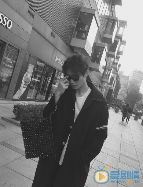 李嘉铭随性街拍 李嘉铭高清写真_李嘉铭高清剧照