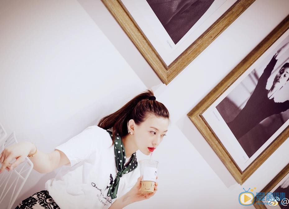 高磊鑫时尚街拍 高磊鑫高清写真_高磊鑫高清剧照