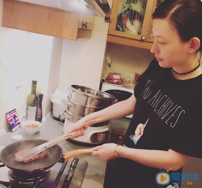 高磊鑫生活照 高磊鑫高清写真_高磊鑫高清剧照