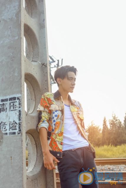 郑淳璟街拍大片 郑淳璟高清写真_郑淳璟高清剧照