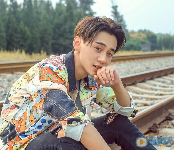 郑淳璟街拍大片 郑淳璟高清写真_郑淳璟高清剧照