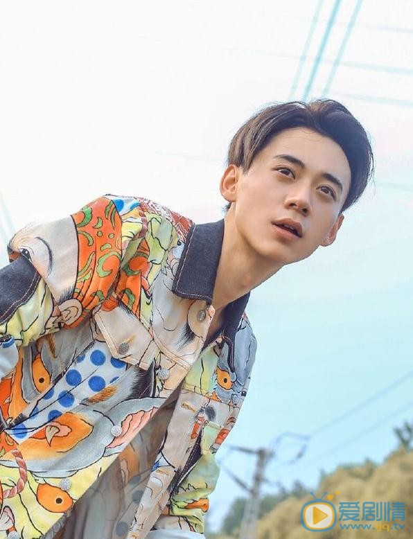 郑淳璟街拍大片 郑淳璟高清写真_郑淳璟高清剧照