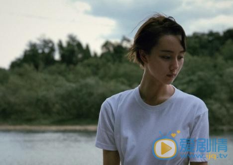 邓欣俏丽短发 邓欣高清写真_邓欣高清剧照