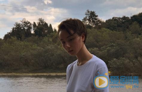 邓欣俏丽短发 邓欣高清写真_邓欣高清剧照