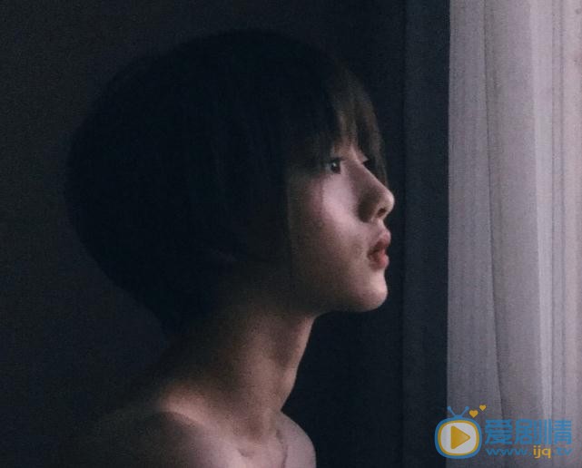 邓欣俏丽短发 邓欣高清写真_邓欣高清剧照