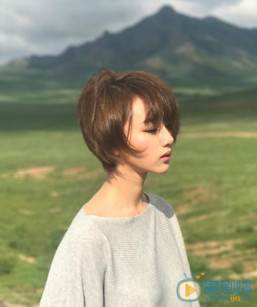邓欣俏丽短发 邓欣高清写真_邓欣高清剧照
