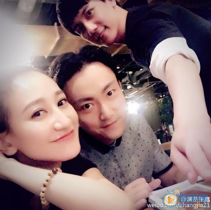 张嘉生活照 张嘉高清写真_张嘉高清剧照
