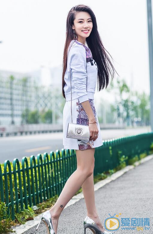 程晓玥街拍写真 程晓玥高清写真_程晓玥高清剧照