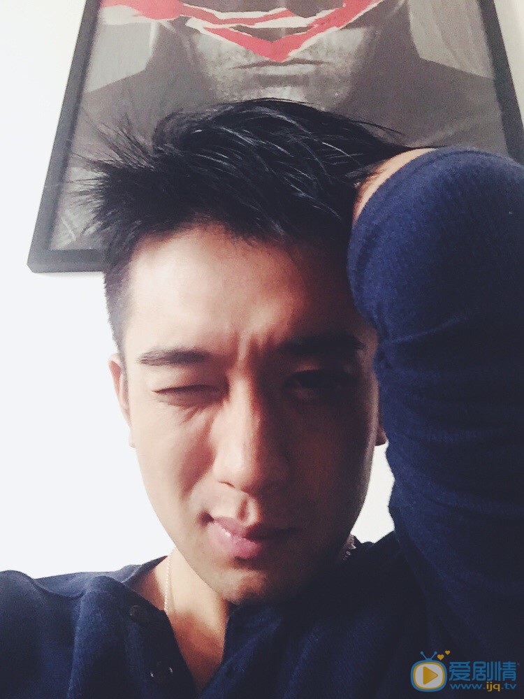 孙绍龙自拍表情包 孙绍龙高清写真_孙绍龙高清剧照