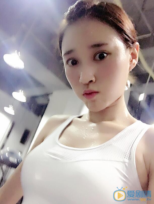 衣妍婷生活照 衣妍婷高清写真_衣妍婷高清剧照