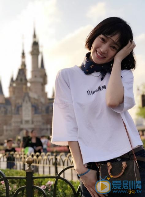 陈昊明街拍写真 陈昊明高清写真_陈昊明高清剧照