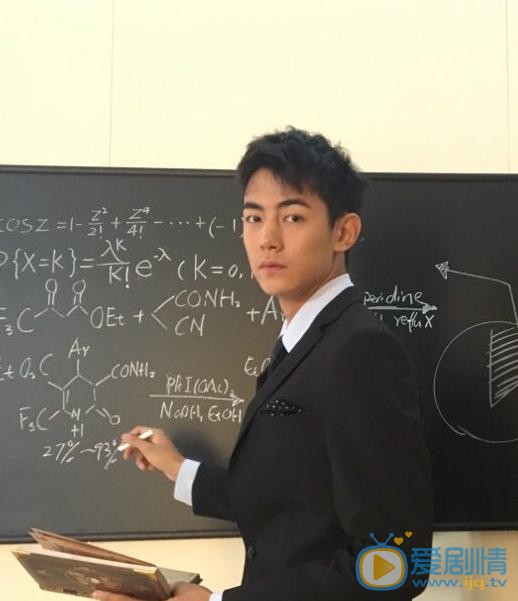 纪凌尘生活照 纪凌尘高清写真_纪凌尘高清剧照