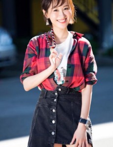 那些年我们正年轻向晴是谁演的？向晴扮演者练束梅个人资料、写真及生活照欣赏