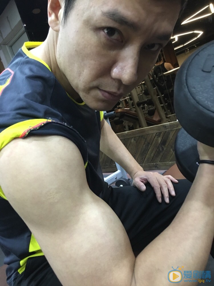 张雷运动健身照 张雷高清写真_张雷高清剧照