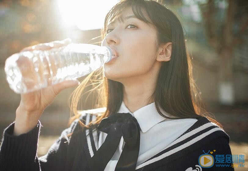 杨净如制服写真 杨净如高清写真_杨净如高清剧照