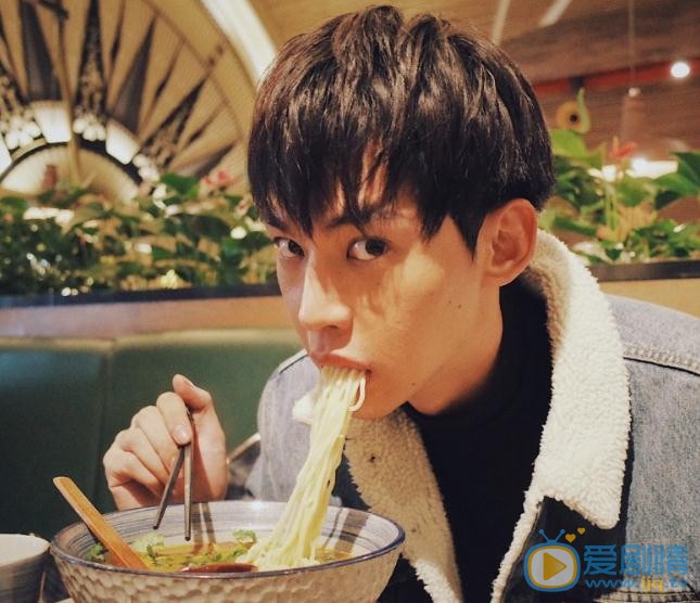 唐晓天生活照 唐晓天高清写真_唐晓天高清剧照