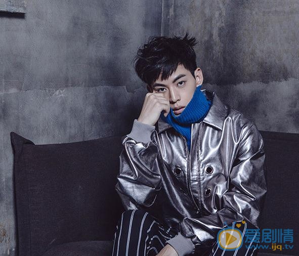 唐晓天洋气街拍 唐晓天高清写真_唐晓天高清剧照