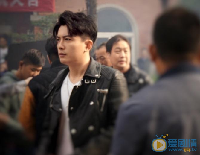 李亭哲片场照 李亭哲高清写真_李亭哲高清剧照