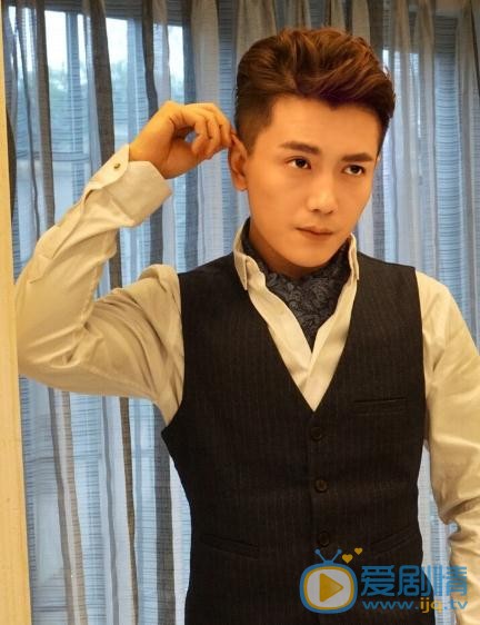 李亭哲片场照 李亭哲高清写真_李亭哲高清剧照
