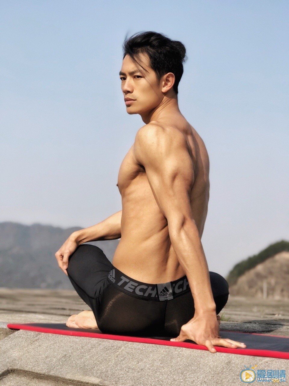 朱晓辉肌肉大片 朱晓辉高清写真_朱晓辉高清剧照
