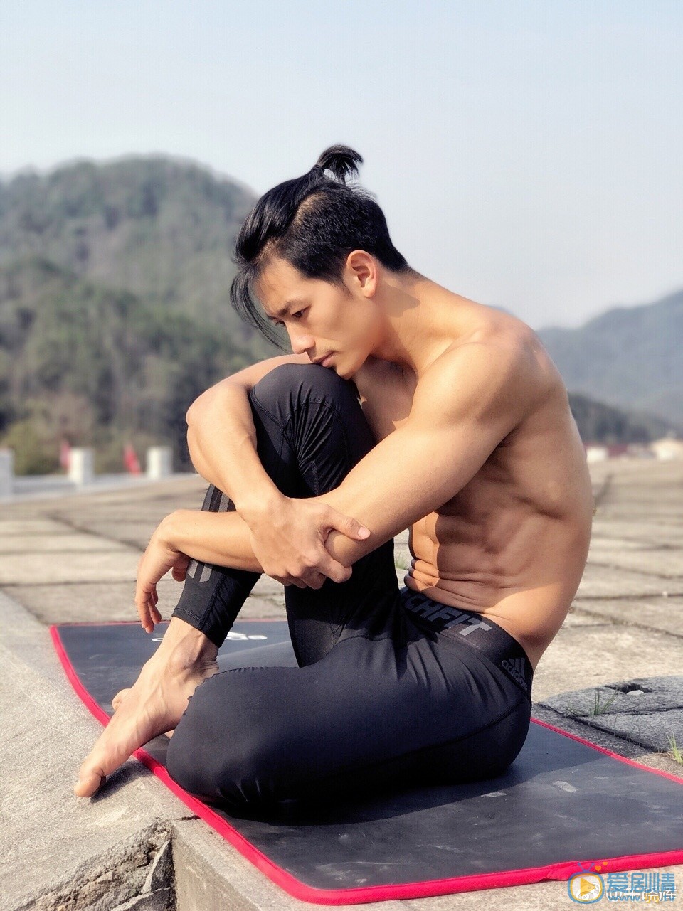 朱晓辉肌肉大片 朱晓辉高清写真_朱晓辉高清剧照