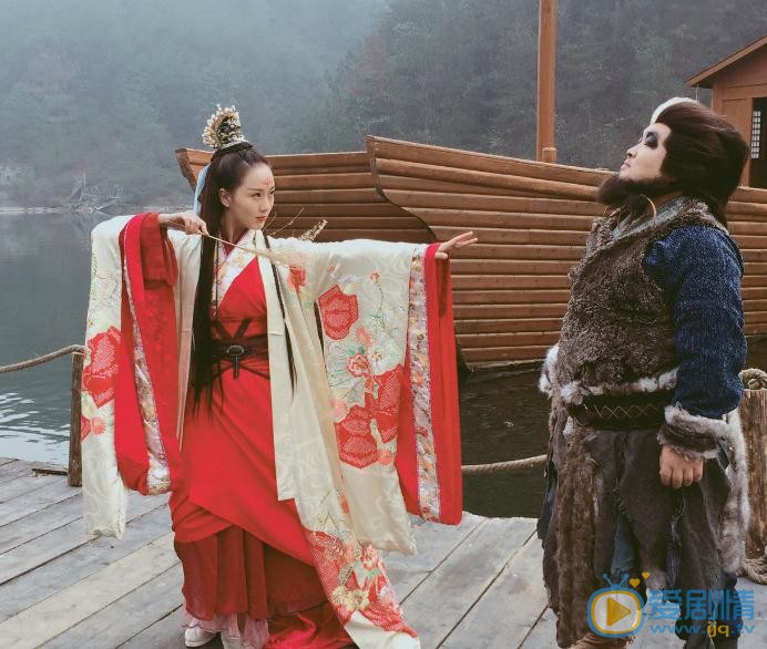 苑乔《我的同桌是极品》剧照 苑乔高清写真_苑乔高清剧照