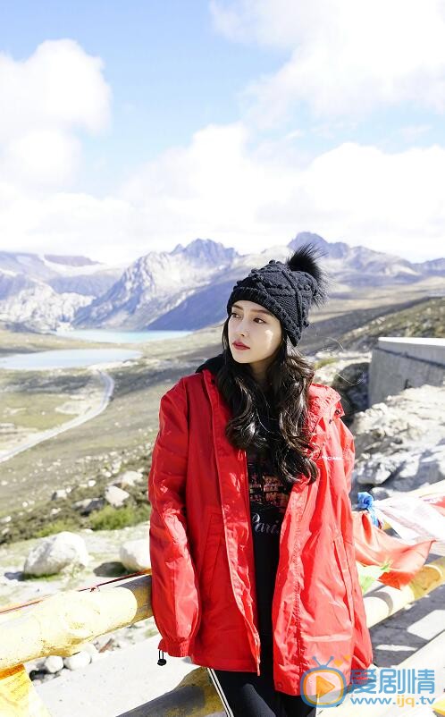  创业时代杀青 Angelababy曝九宫格美照庆祝