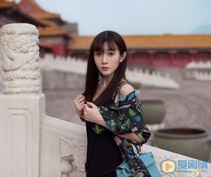 李小娇街拍写真 李小娇高清写真_李小娇高清剧照