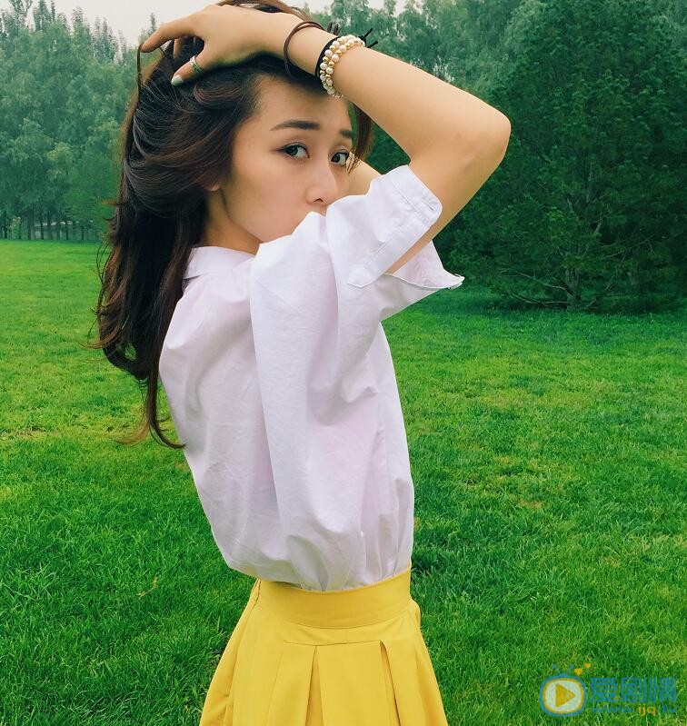 李小娇街拍写真 李小娇高清写真_李小娇高清剧照