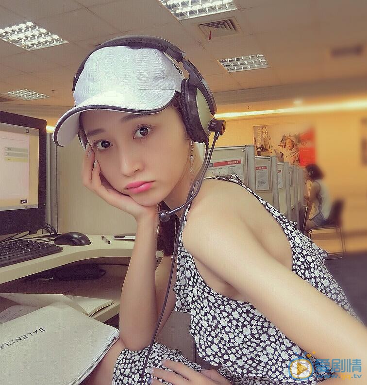 李小娇卖萌照 李小娇高清写真_李小娇高清剧照