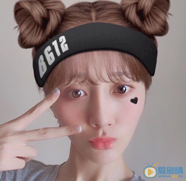李小娇卖萌照 李小娇高清写真_李小娇高清剧照