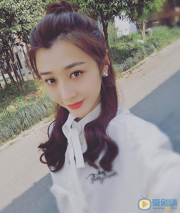 李小娇生活照 李小娇高清写真_李小娇高清剧照