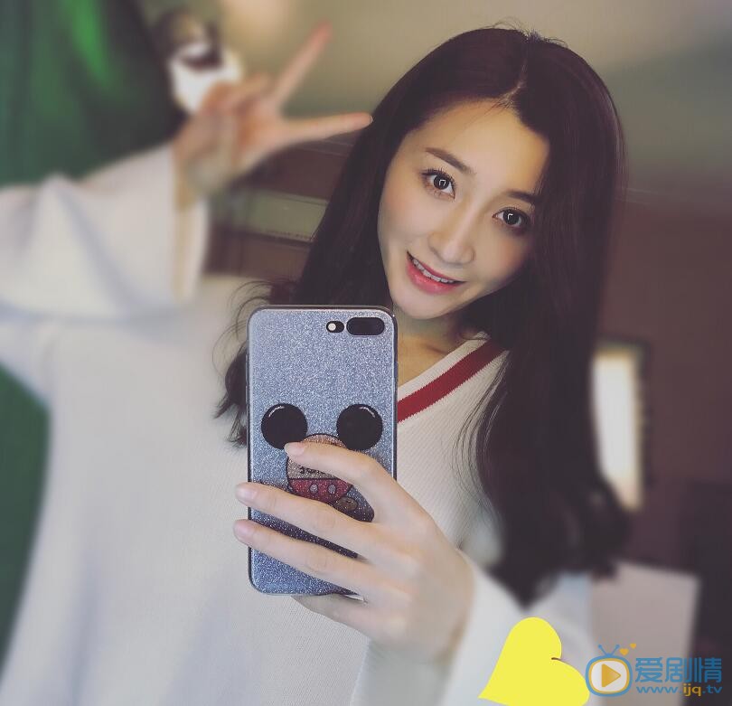 李小娇卖萌照 李小娇高清写真_李小娇高清剧照