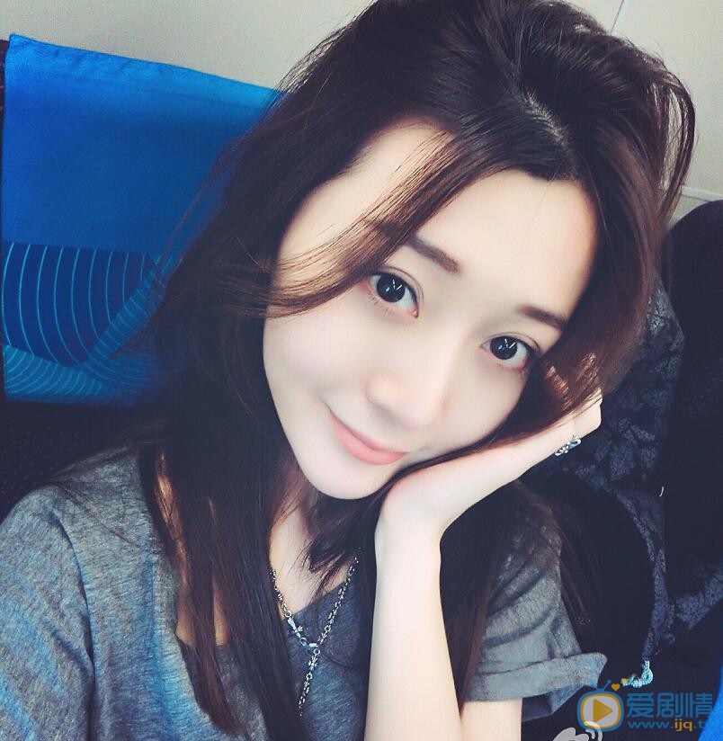 李小娇卖萌照 李小娇高清写真_李小娇高清剧照