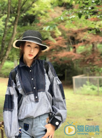张宇菲旅游照 张宇菲高清写真_张宇菲高清剧照