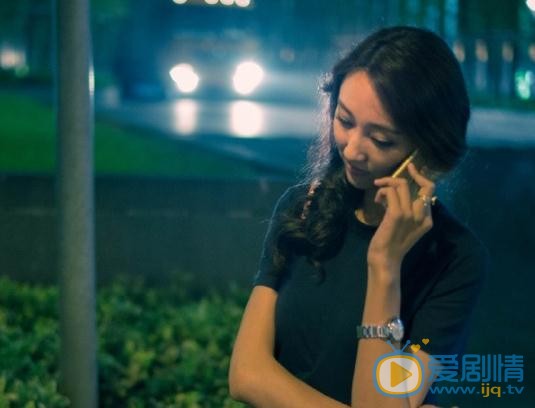 张宇菲夜色街拍 张宇菲高清写真_张宇菲高清剧照