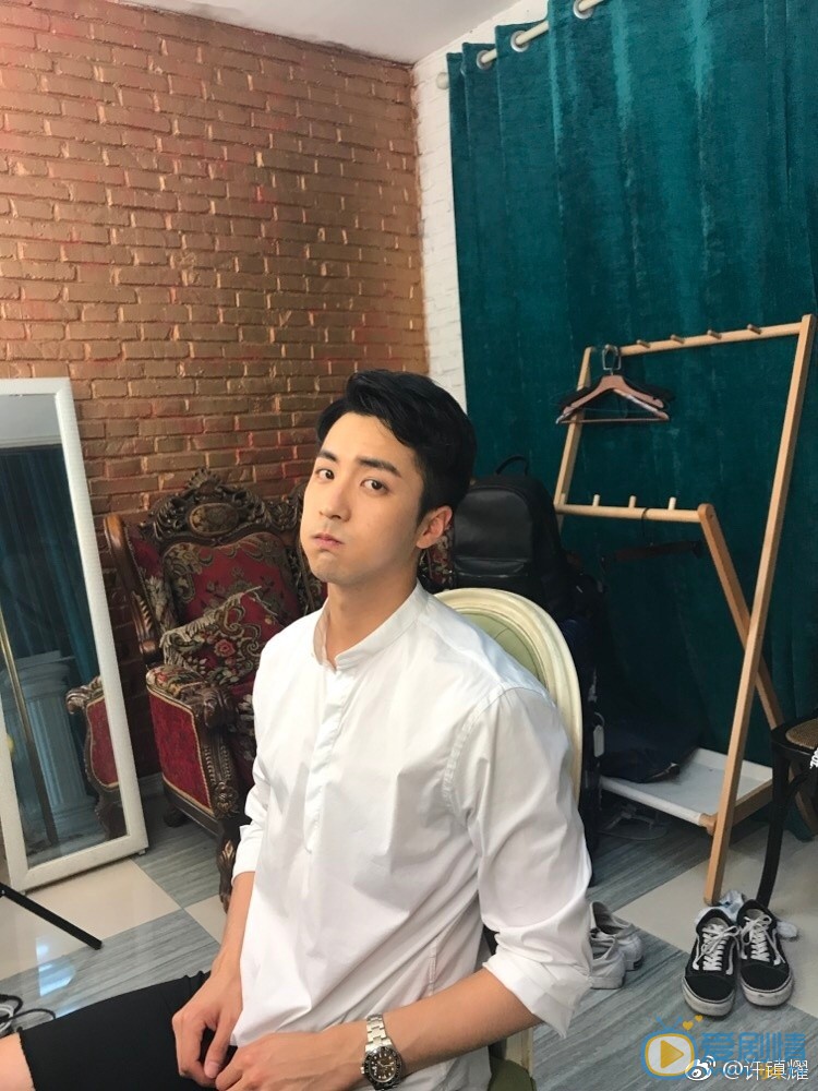 许镇耀表情包 许镇耀高清写真_许镇耀高清剧照