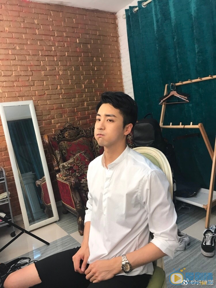 许镇耀表情包 许镇耀高清写真_许镇耀高清剧照