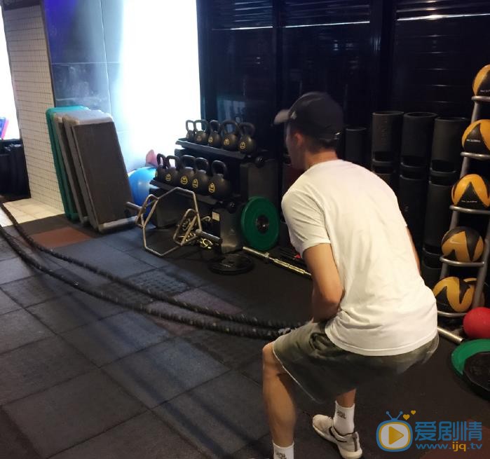 许镇耀运动健身照 许镇耀高清写真_许镇耀高清剧照