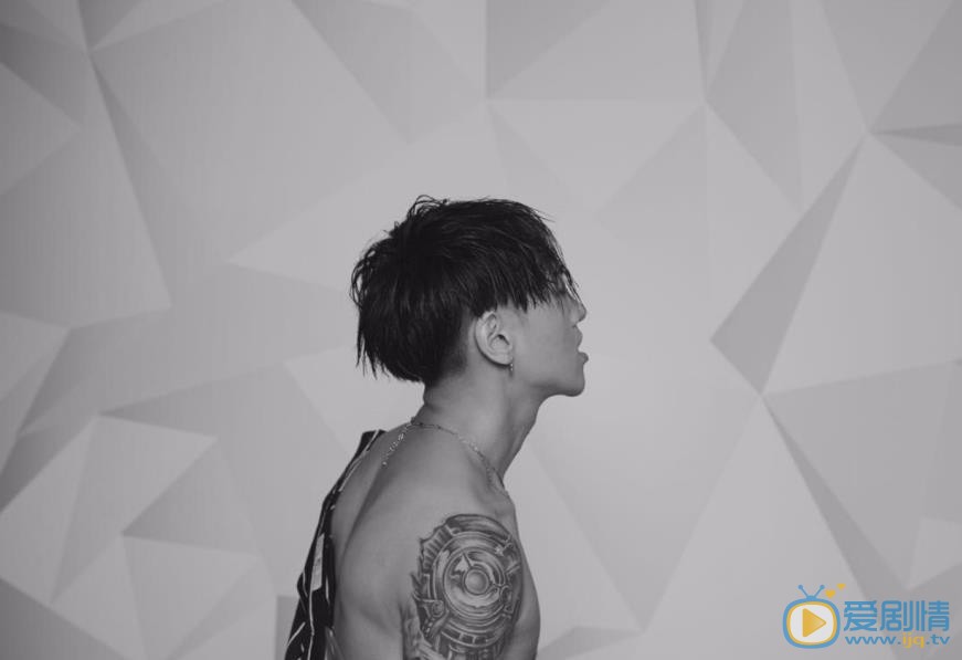 魏巡性感肌肉大片 魏巡高清写真_魏巡高清剧照
